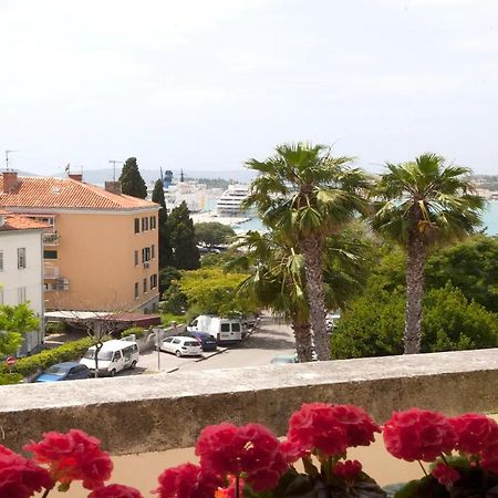 Beach Apartment Butterfly With Sea View Split Exterior photo
