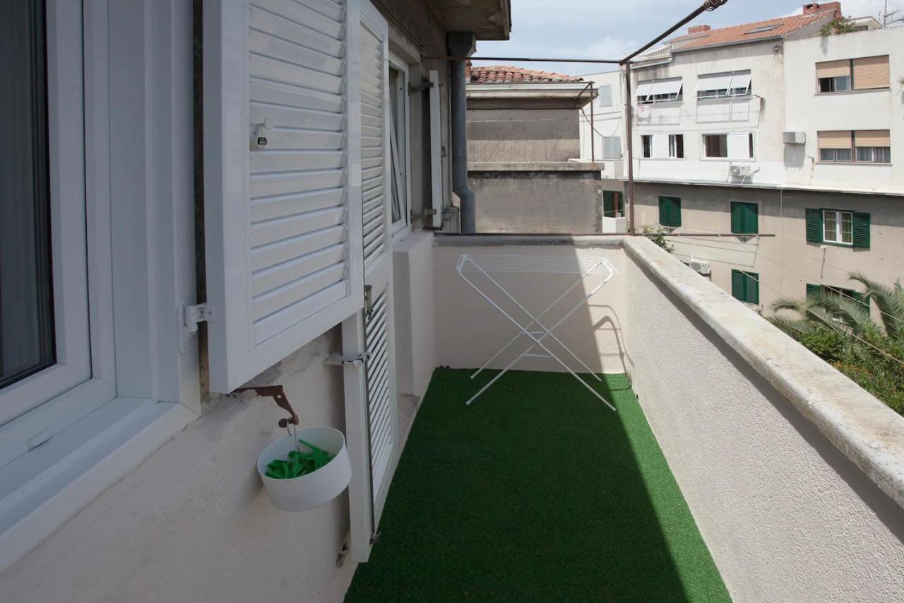 Beach Apartment Butterfly With Sea View Split Exterior photo