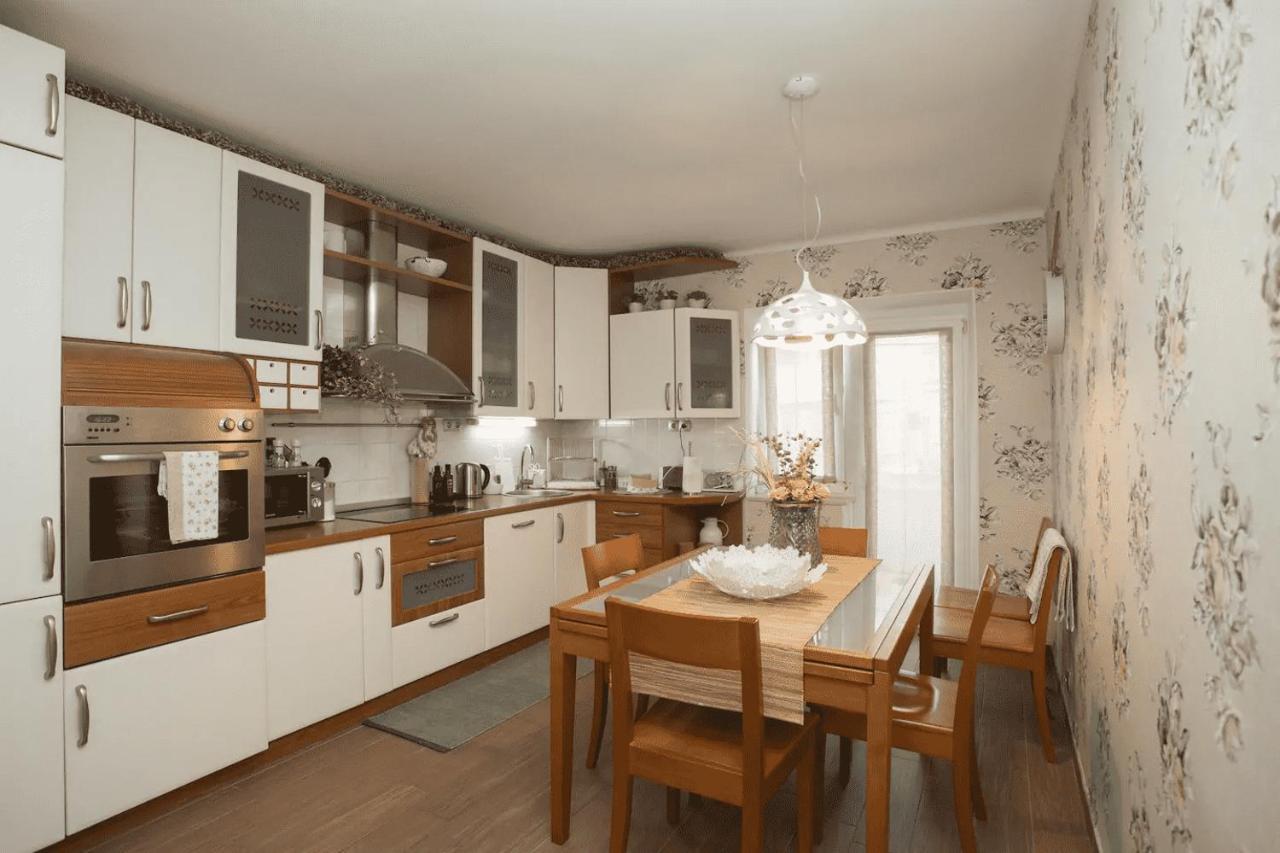 Beach Apartment Butterfly With Sea View Split Exterior photo
