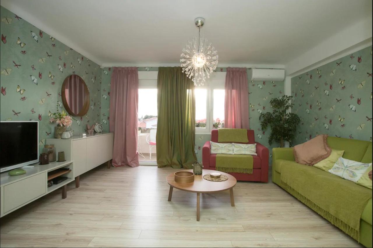 Beach Apartment Butterfly With Sea View Split Exterior photo