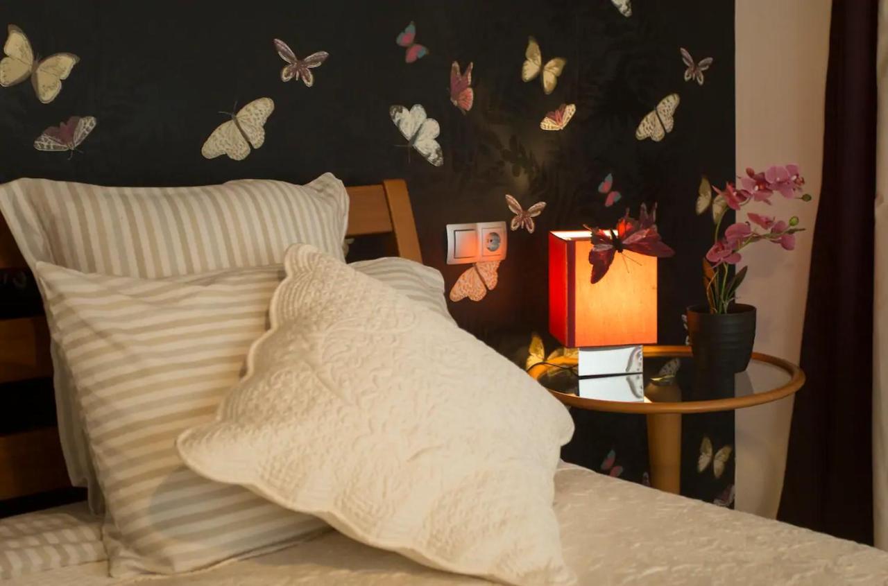 Beach Apartment Butterfly With Sea View Split Exterior photo